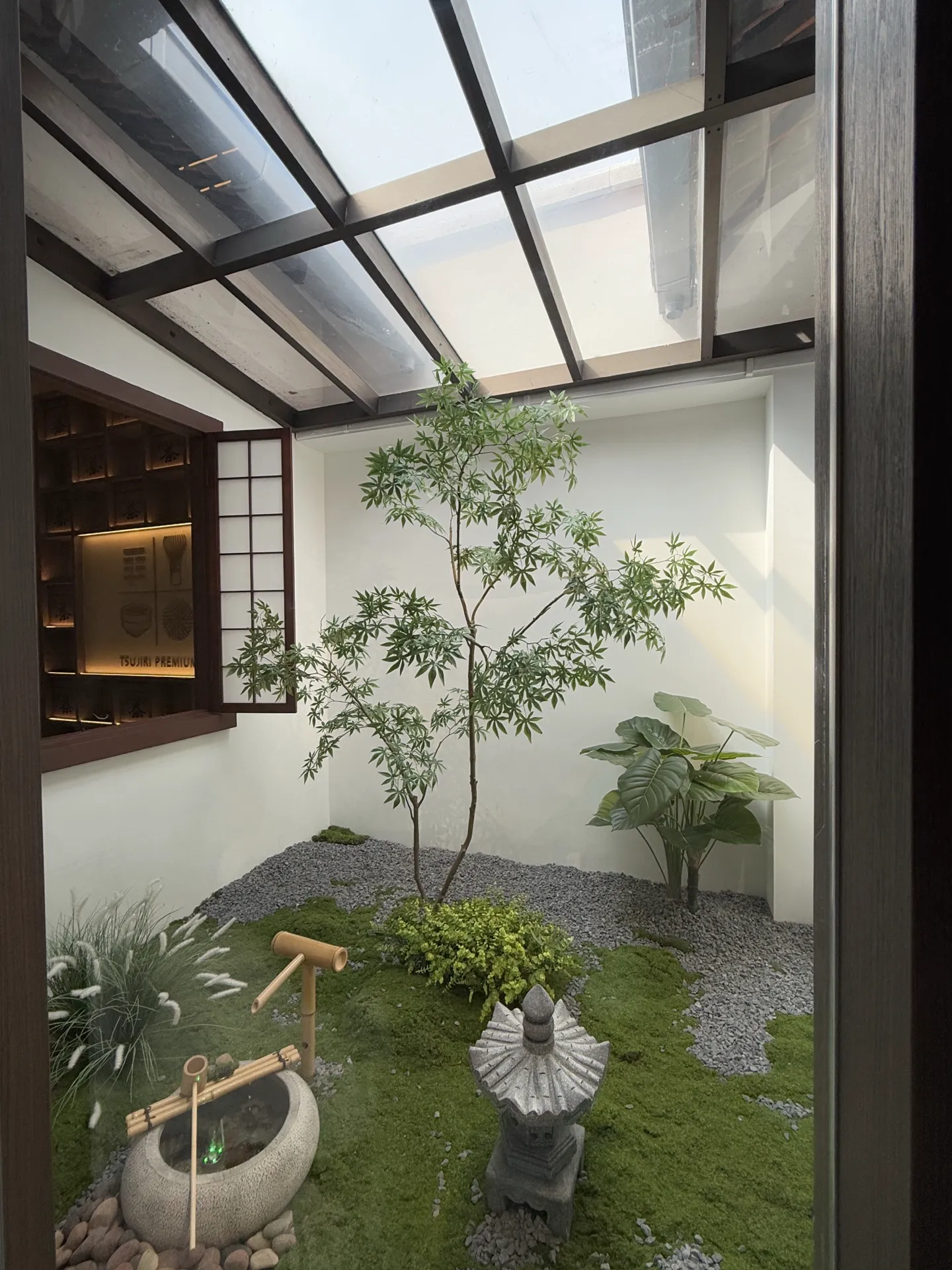 NEW Japanese Garden in a Teahouse