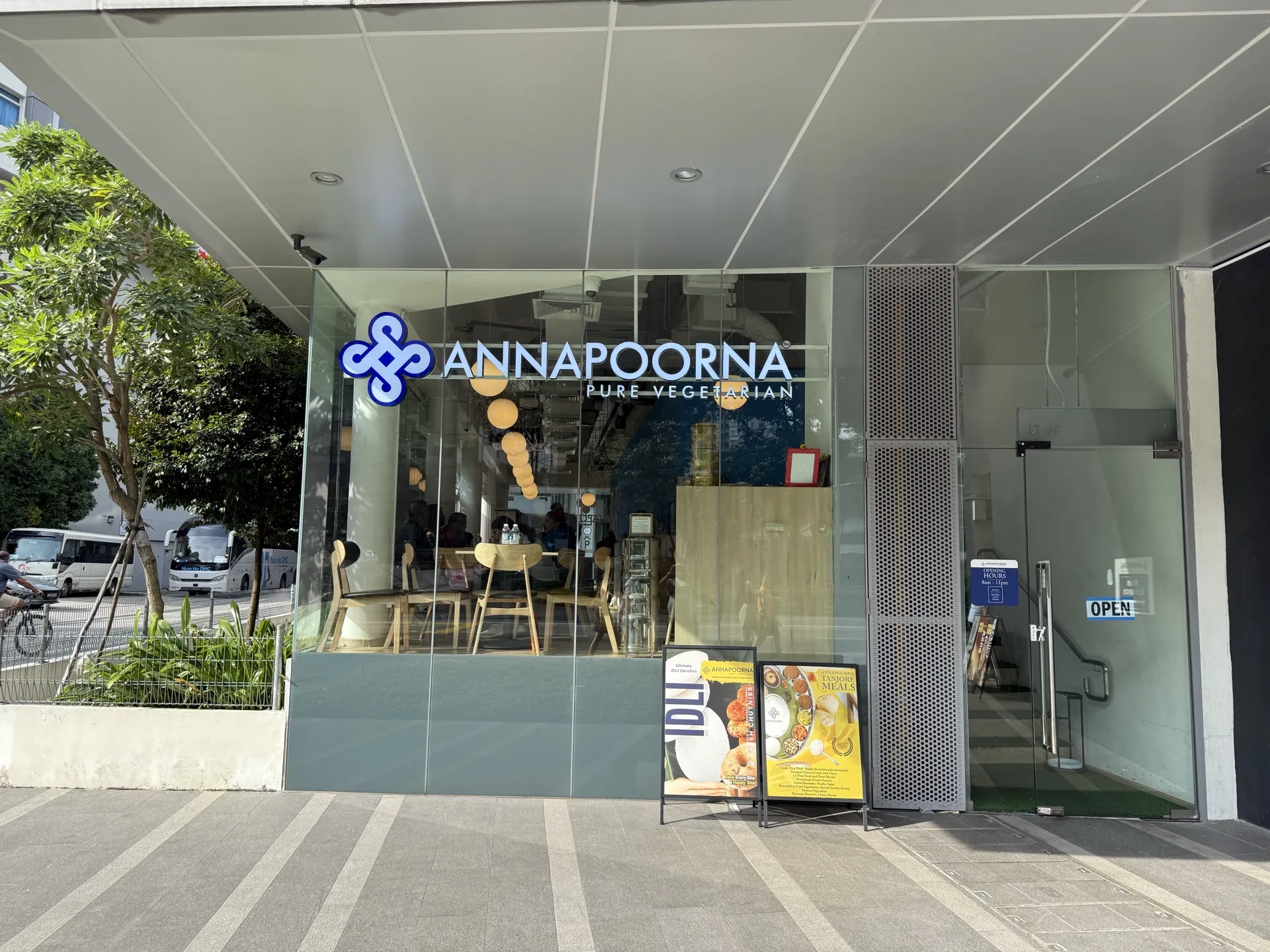 A Hearty South Indian Breakfast at Annapoorna – Pure Comfort on a Plate